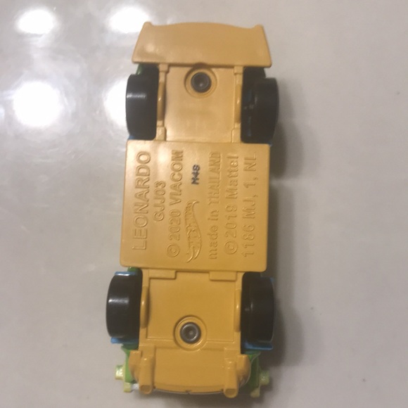 Near mint condition ninja turtles Leonardo hot wheels - Picture 5 of 6
